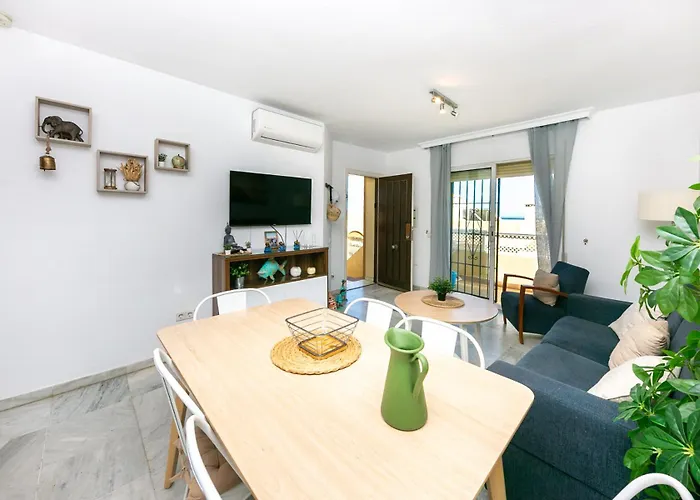 Costa Club 11a * פואנגירולה